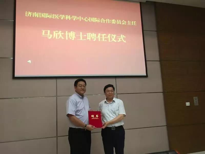 一年往返中美十余趟1.jpg